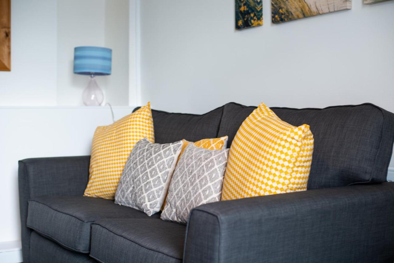 Parking, Smart Tv'S In All Rooms, Central Location Суонзи Екстериор снимка